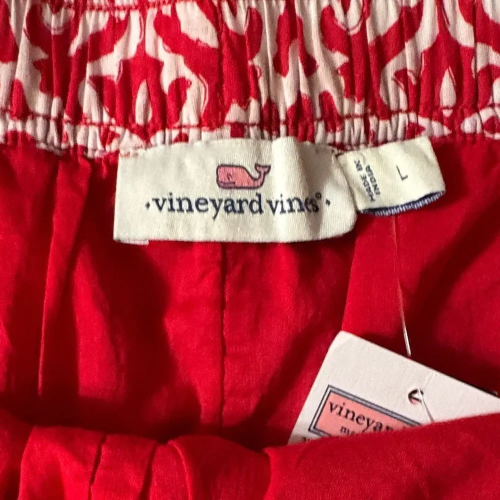NWT Women’s Vineyard Vines Red and White Lined Shorts Size L